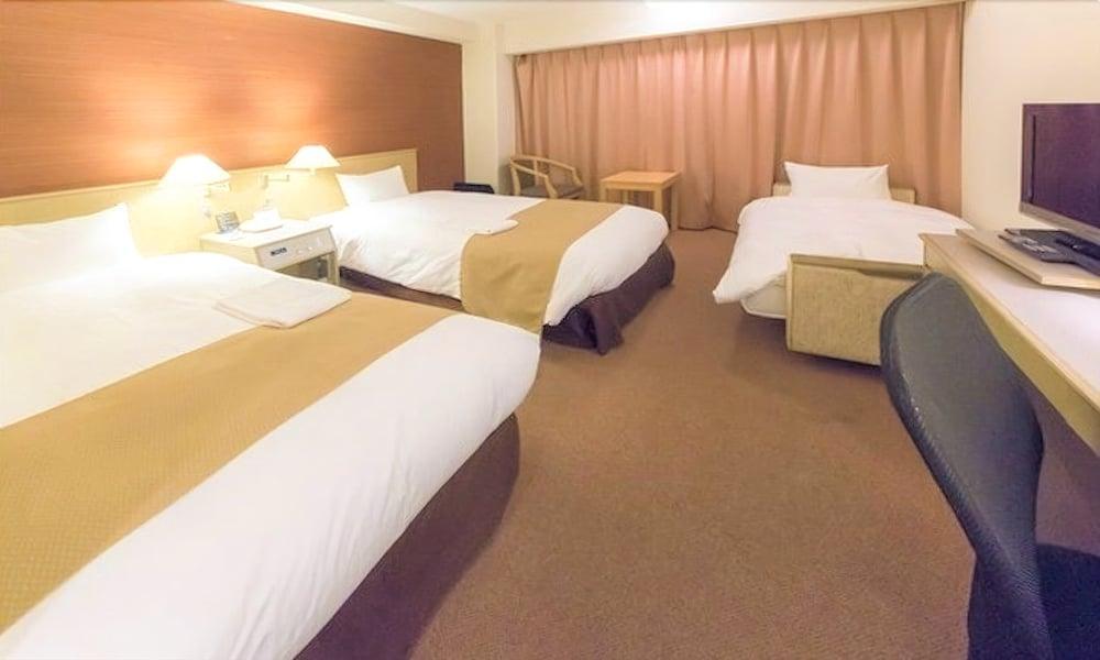 Minamisenri Crystal Hotel Suita Eksteriør bilde